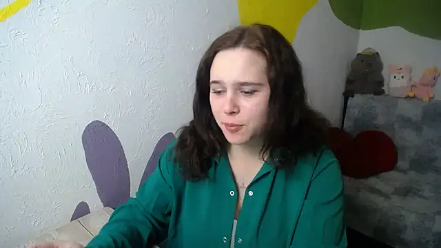 mini girly online show from November 4, 2025, 1:43 pm