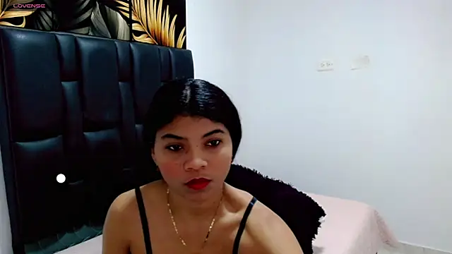 mia grey01 online show from January 9, 2025, 11:47 am