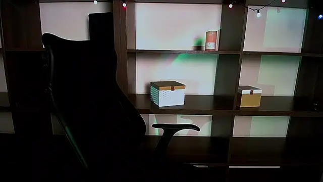 Lexi Jous online show from February 14, 2025, 4:41 pm