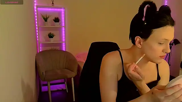 Snapshot of DianaRadrigo chatting on January 22, 2025, 12:17 pm DianaRadrigo online show from January 22, 2025, 12:17 pm