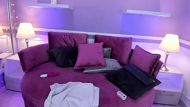 Emma Walkerr  online show from February 14, 2025, 1:02 am