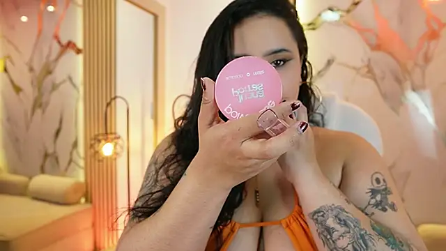 Emma Walkerr  online show from February 7, 2026, 7:06 pm