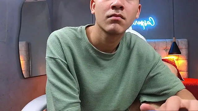 Tommy18   online show from February 23, 2025, 9:22 am