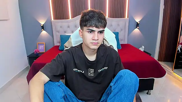 Tommy18   online show from February 13, 2026, 3:35 am