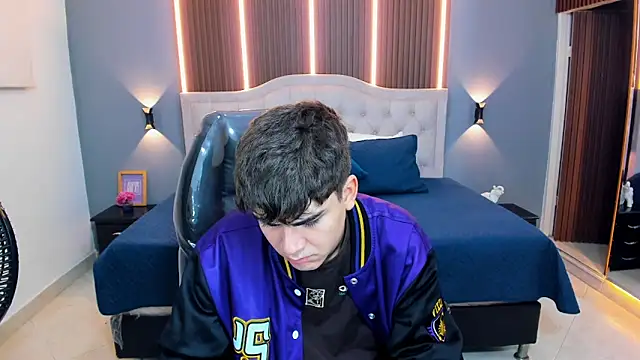 Tommy18   online show from February 24, 2026, 3:26 am