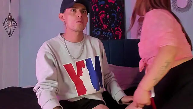 Snapshot of Bonny_and_carrot chatting on January 10, 2025, 10:36 pm Bonny and carrot online show from January 10, 2025, 10:36 pm