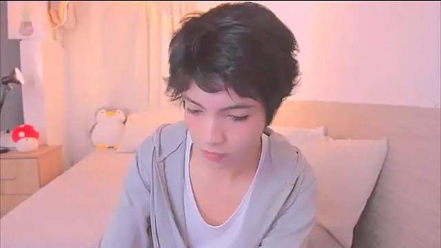 AllanYong18 online show from February 1, 2026, 11:42 am