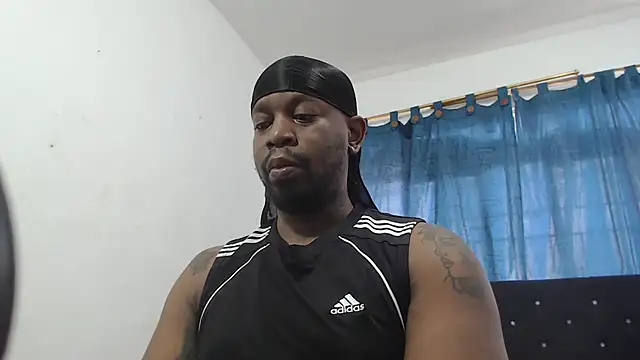 Snapshot of strong__anthony chatting on April 30, 2026, 6:14 pm strong anthony online show from April 30, 2026, 6:14 pm