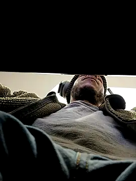 Snapshot of MrDaddyBbSnake chatting on February 20, 2025, 6:57 pm MrDaddyBbSnake online show from February 20, 2025, 6:57 pm