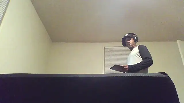 Snapshot of MrDaddyBbSnake chatting on September 28, 2025, 11:43 pm MrDaddyBbSnake online show from September 28, 2025, 11:43 pm