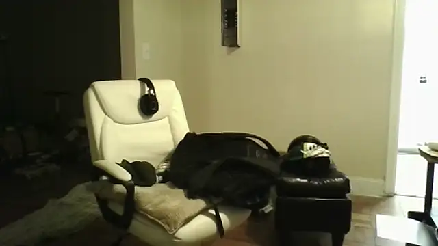 Snapshot of MrDaddyBbSnake chatting on November 17, 2025, 12:38 am MrDaddyBbSnake online show from November 17, 2025, 12:38 am