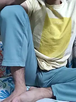 TOPMOON001 online show from March 26, 2026, 7:19 pm