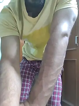 TOPMOON001 online show from April 20, 2026, 7:48 pm