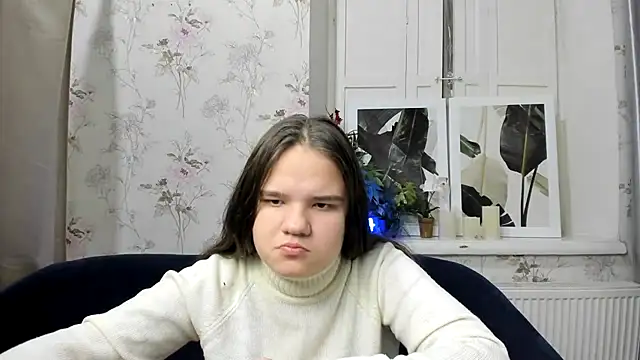 AdeleCruz online show from January 10, 2025, 8:18 am