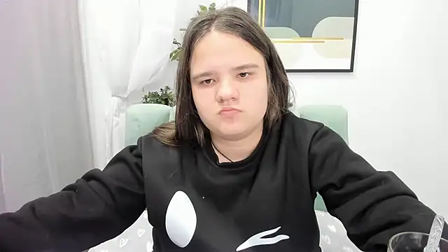 AdeleCruz online show from March 4, 2025, 4:30 pm