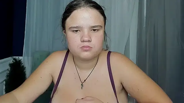 AdeleCruz online show from September 21, 2025, 12:07 pm