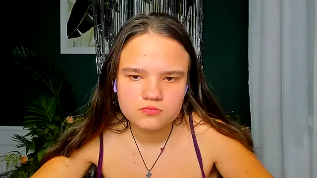 Snapshot of AdeleCruz chatting on March 7, 2026, 10:01 am AdeleCruz online show from March 7, 2026, 10:01 am