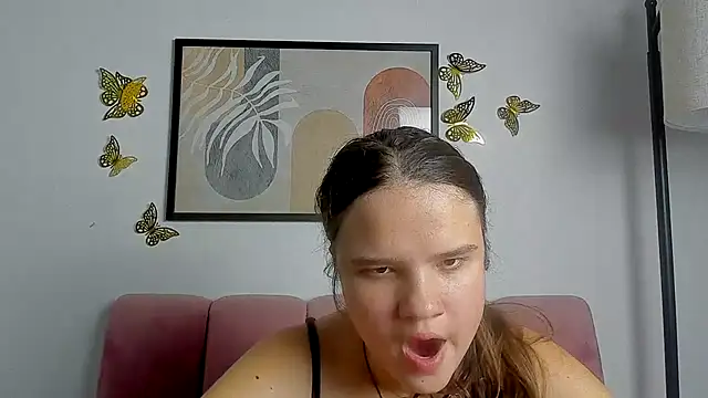 Snapshot of AdeleCruz chatting on April 6, 2026, 11:55 am AdeleCruz online show from April 6, 2026, 11:55 am