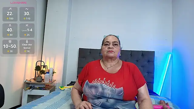 VickyBoobss online show from May 13, 2026, 5:32 pm
