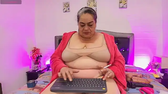 VickyBoobss online show from May 29, 2026, 12:14 pm