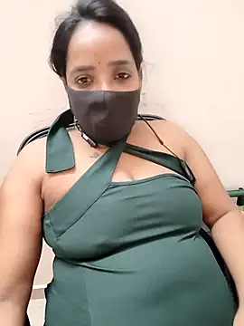 Snapshot of Lolitatamil chatting on May 7, 2026, 7:19 pm Lolitatamil online show from May 7, 2026, 7:19 pm