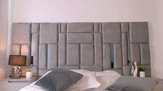 Karla Hudsson online show from November 11, 2025, 1:11 pm