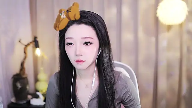 Snapshot of Zoe-99 chatting on December 22, 2025, 1:19 pm Zoe-99 online show from December 22, 2025, 1:19 pm