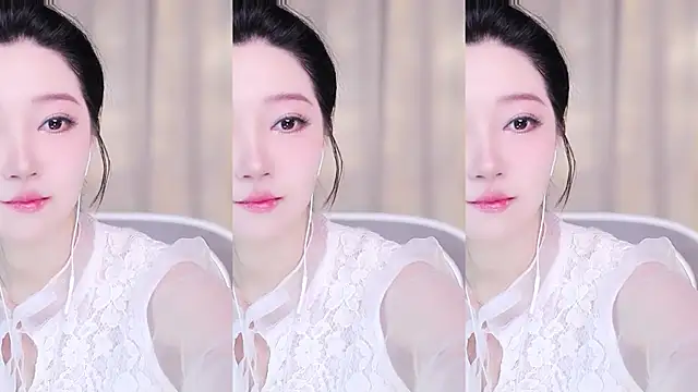 Snapshot of Zoe-99 chatting on January 10, 2026, 12:18 pm Zoe-99 online show from January 10, 2026, 12:18 pm