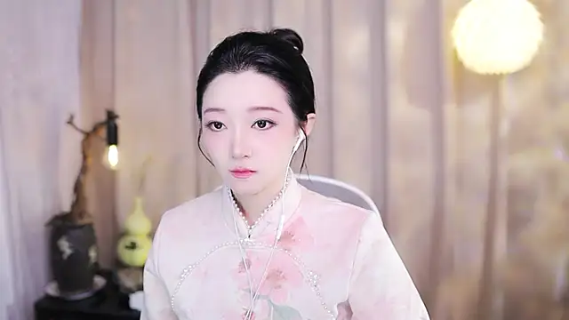 Snapshot of Zoe-99 chatting on January 12, 2026, 12:10 pm Zoe-99 online show from January 12, 2026, 12:10 pm