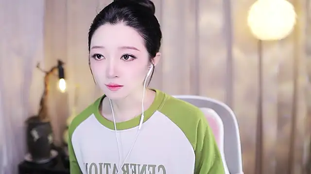 Snapshot of Zoe-99 chatting on January 14, 2026, 1:06 pm Zoe-99 online show from January 14, 2026, 1:06 pm