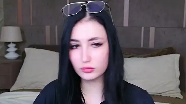 Snapshot of EmmaLawrens chatting on September 14, 2025, 8:52 pm EmmaLawrens online show from September 14, 2025, 8:52 pm