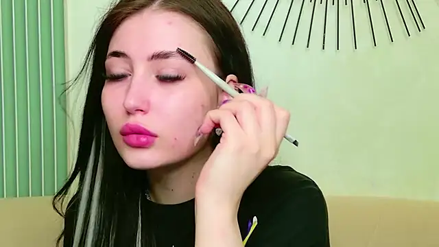 EmmaLawrens online show from May 24, 2026, 10:42 am