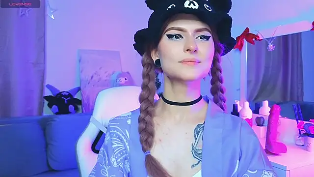 Emily  Mooree online show from January 26, 2025, 11:28 am