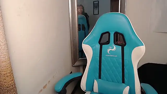 Snapshot of Aleska_Miami chatting on September 15, 2025, 1:44 pm Aleska Miami online show from September 15, 2025, 1:44 pm