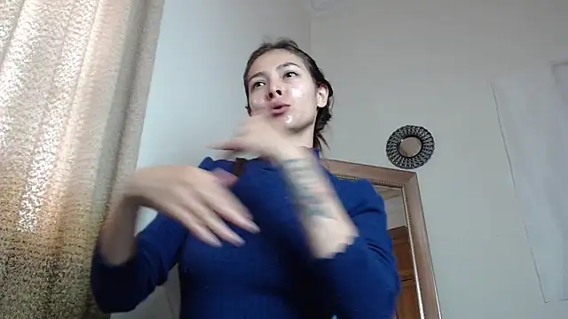 Snapshot of Aleska_Miami chatting on September 19, 2025, 2:07 pm Aleska Miami online show from September 19, 2025, 2:07 pm