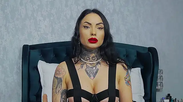 NataliaCristal online show from December 4, 2025, 6:44 am