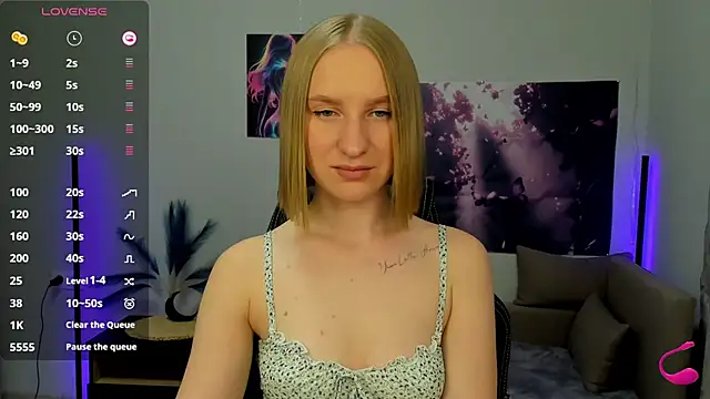 Snapshot of BeautyBlondy chatting on October 16, 2025, 12:39 pm BeautyBlondy online show from October 16, 2025, 12:39 pm
