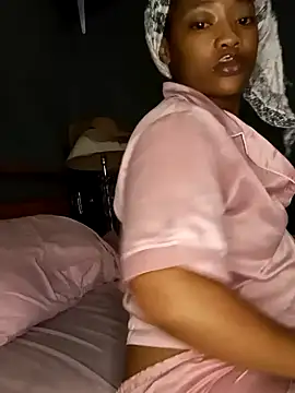 Snapshot of CaramelsexyCake chatting on December 3, 2025, 9:02 pm CaramelsexyCake online show from December 3, 2025, 9:02 pm