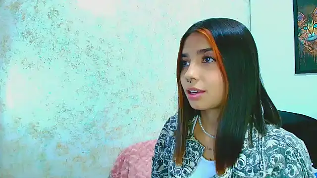 Rousse violett online show from March 5, 2025, 8:10 pm