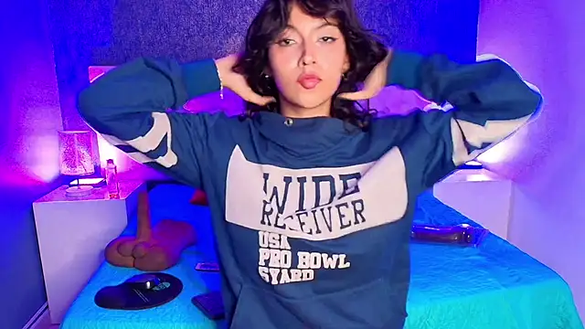 gabriela cortez online show from February 13, 2025, 10:22 pm