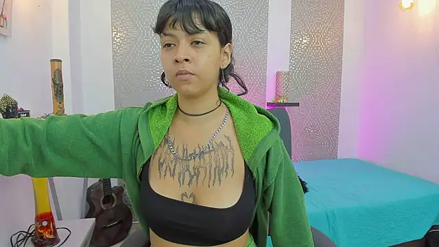 gabriela cortez online show from December 4, 2025, 12:58 pm