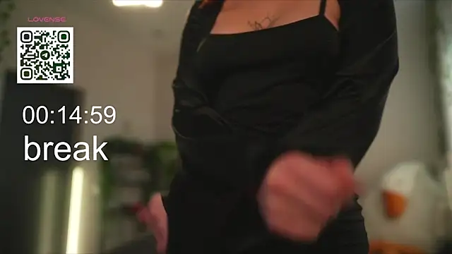 Snapshot of vse_sukki chatting on November 19, 2025, 3:06 am vse sukki online show from November 19, 2025, 3:06 am