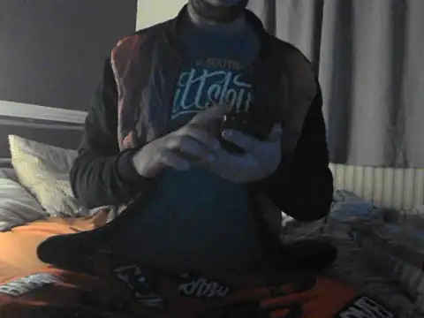 allnaked00 online show from November 18, 2025, 3:45 am