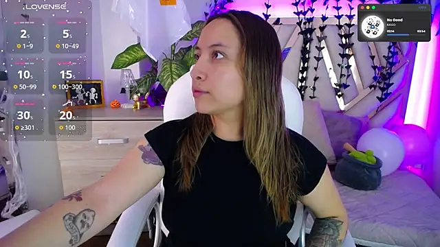 Snapshot of NyxAndria_1 chatting on October 24, 2025, 10:17 pm NyxAndria 1 online show from October 24, 2025, 10:17 pm