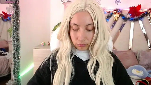 Snapshot of NyxAndria_1 chatting on December 3, 2025, 12:18 am NyxAndria 1 online show from December 3, 2025, 12:18 am