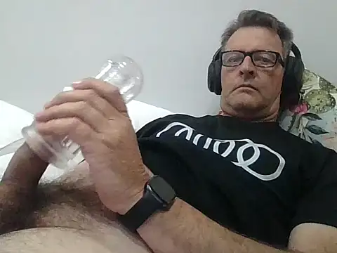 itsmeyes69 online show from March 26, 2026, 9:20 pm