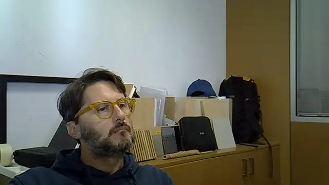 Snapshot of Cellino4 chatting on October 4, 2025, 8:56 am Cellino4 online show from October 4, 2025, 8:56 am