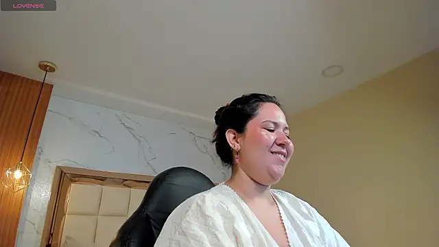 zoes milee online show from March 19, 2026, 11:47 am