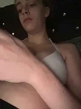 VioletxBlue online show from November 9, 2025, 12:47 pm