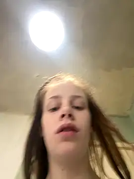 Snapshot of VioletxBlue chatting on December 17, 2025, 11:05 am VioletxBlue online show from December 17, 2025, 11:05 am